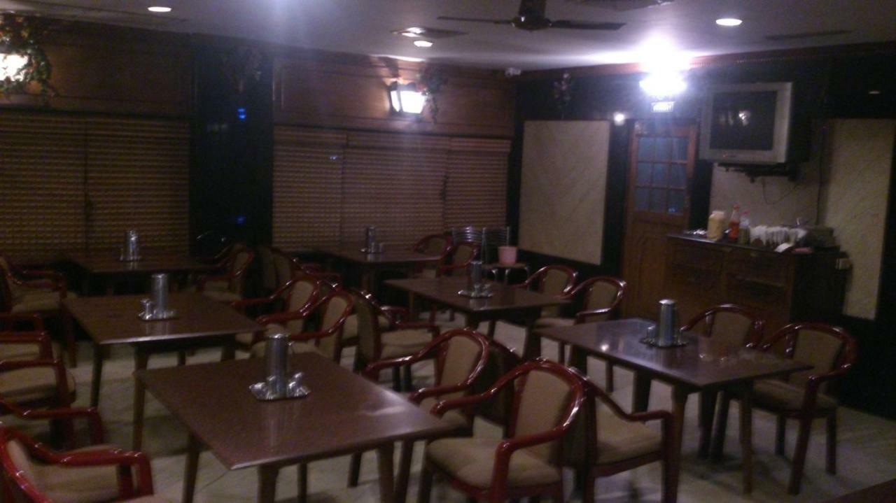 Sarmani Hotels Pvt. Ltd Chennai Exterior foto